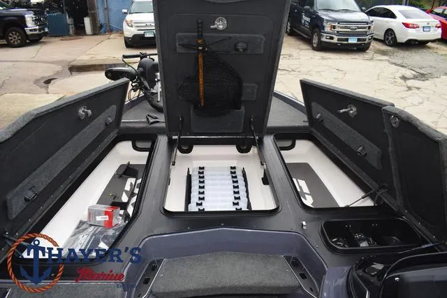 Slide: The Image of Skeeter FXR20 2020 - 24