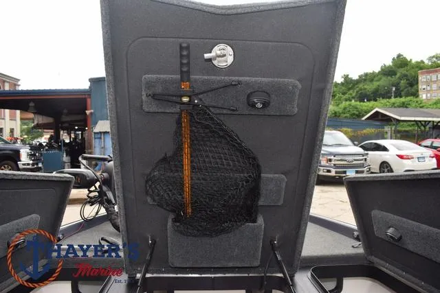 Slide: The Image of Skeeter FXR20 2020 - 25