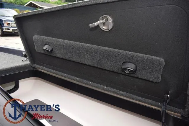 Slide: The Image of Skeeter FXR20 2020 - 26