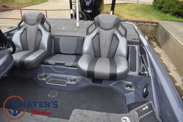 Slide: The Image of Skeeter FXR20 2020 - 31