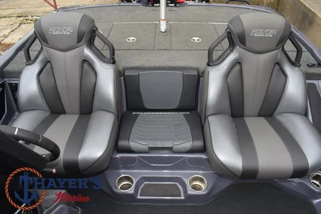 Slide: The Image of Skeeter FXR20 2020 - 35