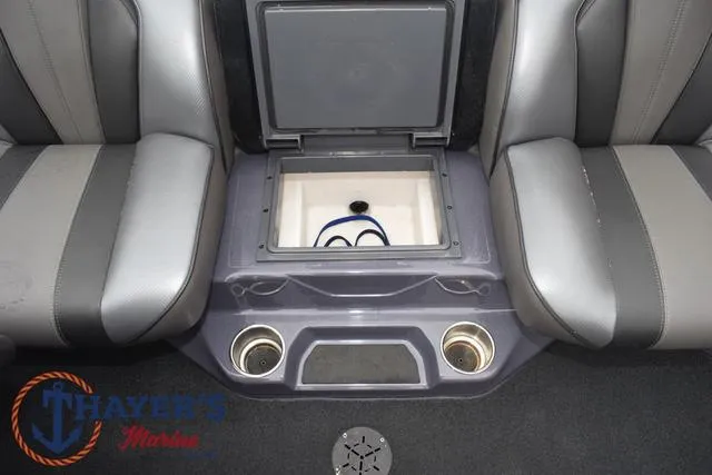 Slide: The Image of Skeeter FXR20 2020 - 36