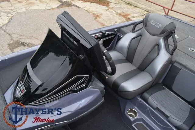 Slide: The Image of Skeeter FXR20 2020 - 37