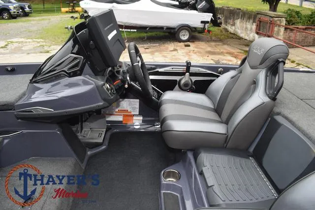 Slide: The Image of Skeeter FXR20 2020 - 38