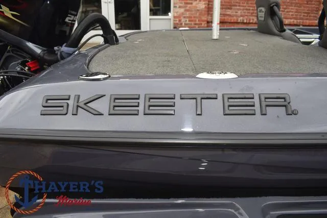 Slide: The Image of Skeeter FXR20 2020 - 4