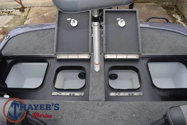 Slide: The Image of Skeeter FXR20 2020 - 48