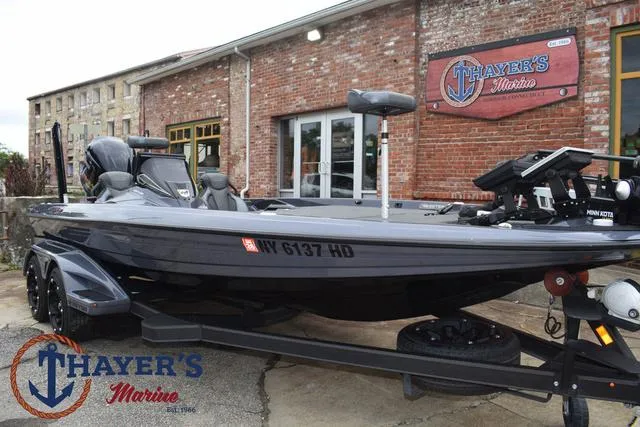 Slide: The Image of Skeeter FXR20 2020 - 62