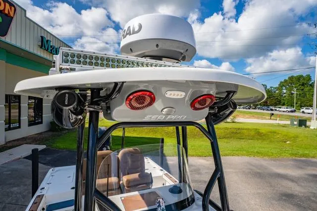 Slide: The Image of Sea Pro 248 2018 - 21