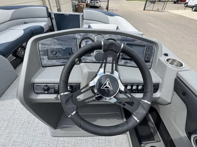 Slide: The Image of Tahoe LTZ 2585 QL 2025 - 9