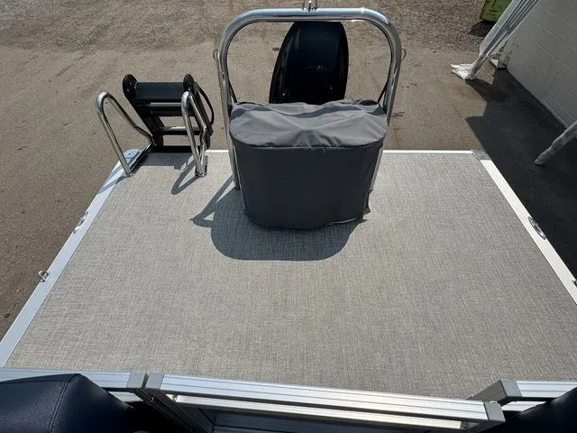 Slide: The Image of Tahoe LTZ 2385 QL 2025 - 16