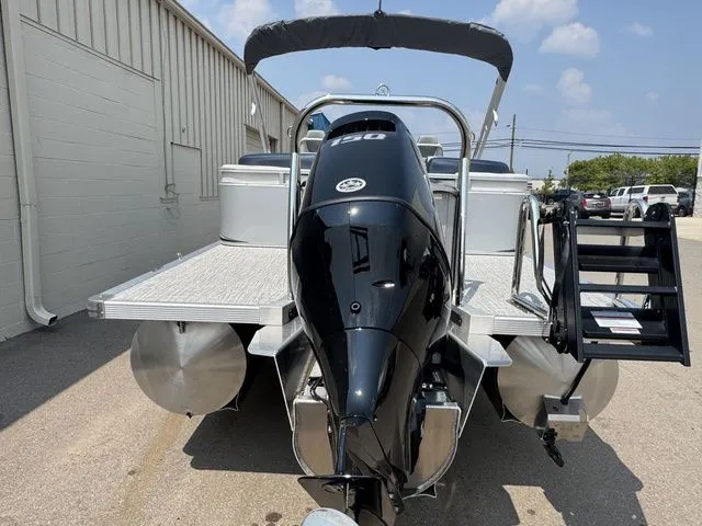 Slide: The Image of Tahoe LTZ 2385 QL 2025 - 3