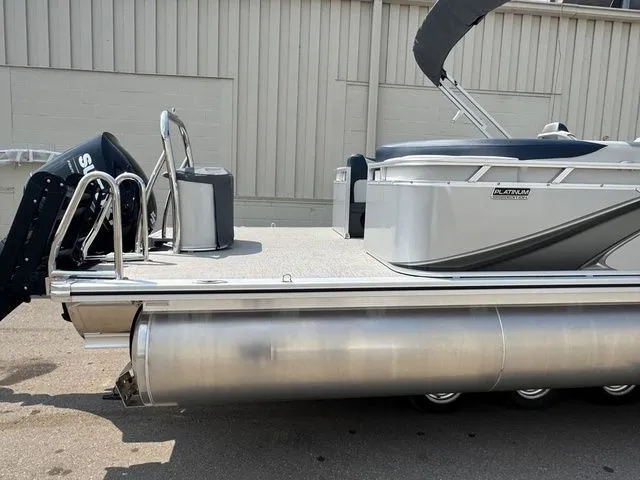 Slide: The Image of Tahoe LTZ 2385 QL 2025 - 4