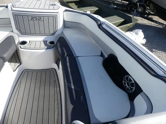 Slide: The Image of Yamaha 252SD 2021 - 14