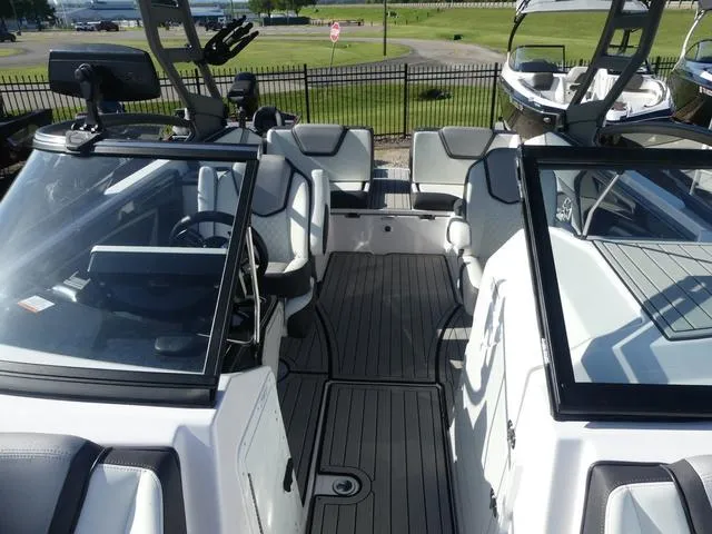 Slide: The Image of Yamaha 252SD 2021 - 19