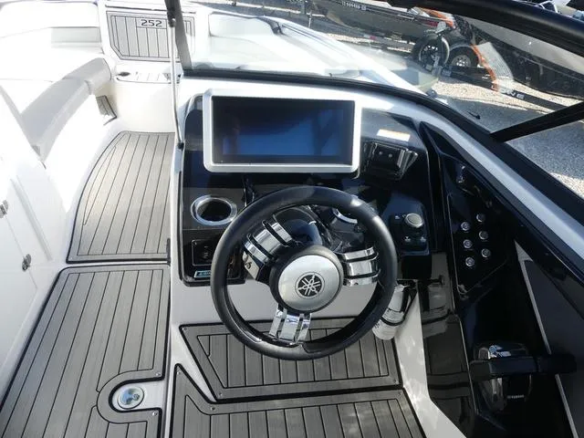 Slide: The Image of Yamaha 252SD 2021 - 7