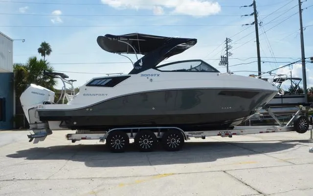 Slide: The Image of Granfort 300 GTX Cabin Cruiser 2025 - 12