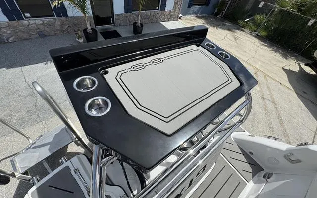 Slide: The Image of Granfort 300 GTX Cabin Cruiser 2025 - 14