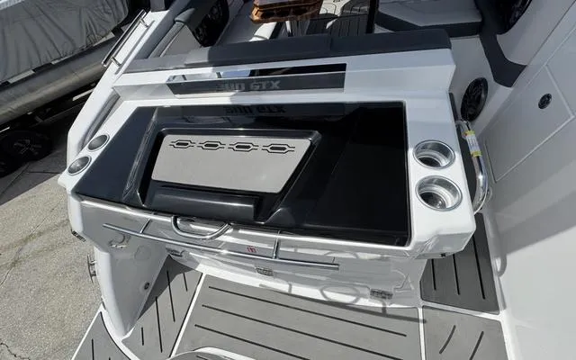 Slide: The Image of Granfort 300 GTX Cabin Cruiser 2025 - 15