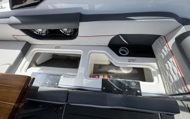 Slide: The Image of Granfort 300 GTX Cabin Cruiser 2025 - 20