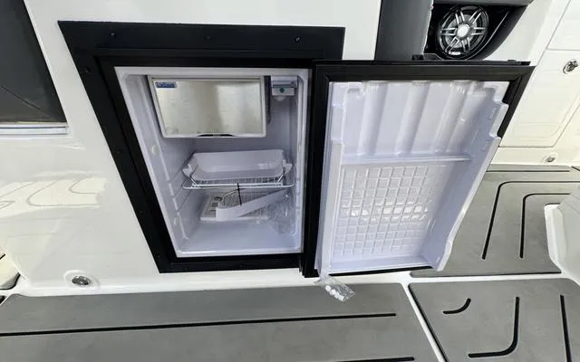 Slide: The Image of Granfort 300 GTX Cabin Cruiser 2025 - 21