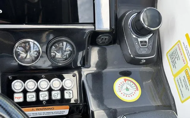 Slide: The Image of Granfort 300 GTX Cabin Cruiser 2025 - 30