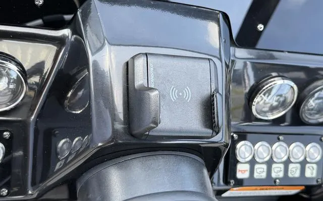 Slide: The Image of Granfort 300 GTX Cabin Cruiser 2025 - 31