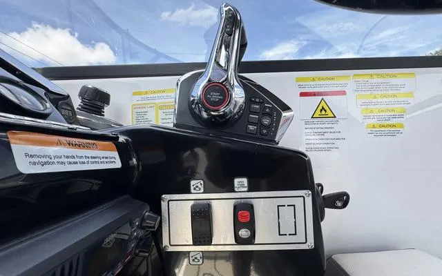 Slide: The Image of Granfort 300 GTX Cabin Cruiser 2025 - 32