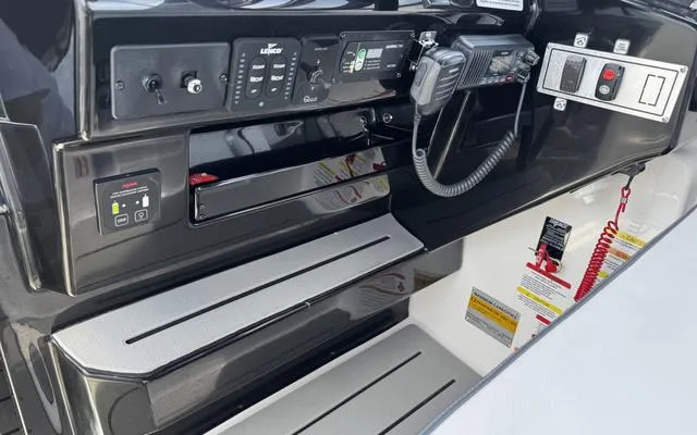 Slide: The Image of Granfort 300 GTX Cabin Cruiser 2025 - 34