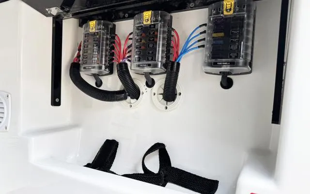 Slide: The Image of Granfort 300 GTX Cabin Cruiser 2025 - 35