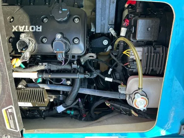 Slide: The Image of Sea-Doo Wake 2019 - 10