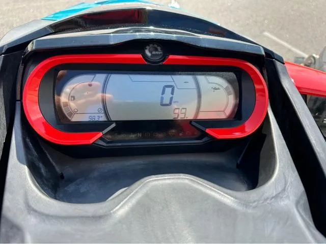 Slide: The Image of Sea-Doo Wake 2019 - 7