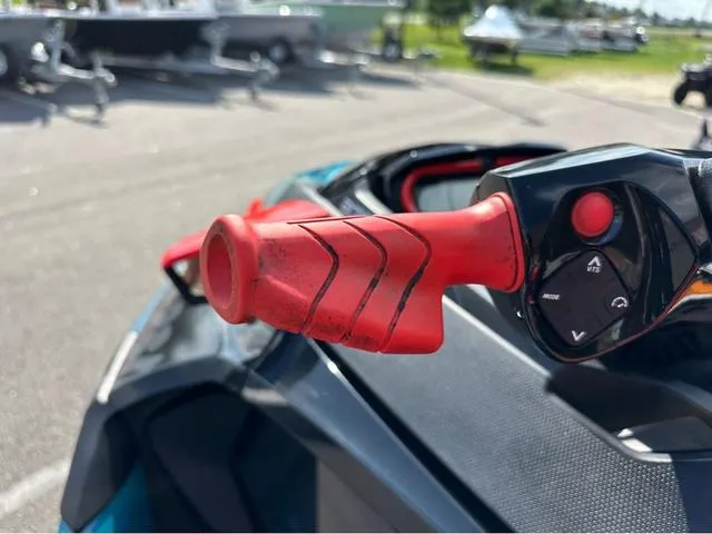 Slide: The Image of Sea-Doo Wake 2019 - 8