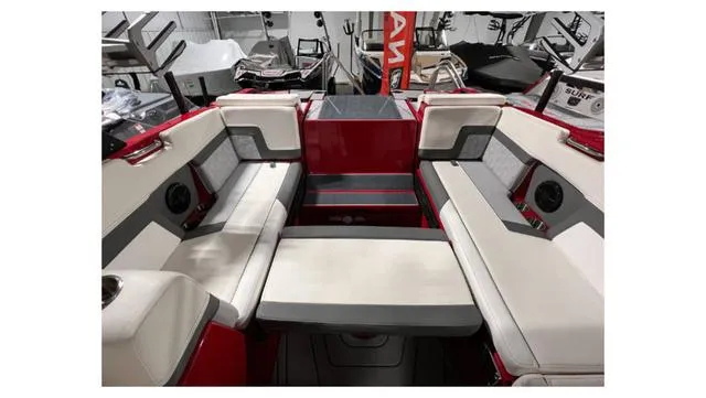 Slide: The Image of Heyday Wake Boats H22 2023 - 12