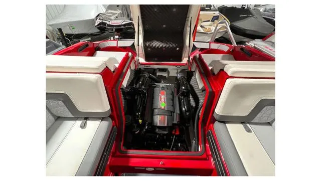 Slide: The Image of Heyday Wake Boats H22 2023 - 13