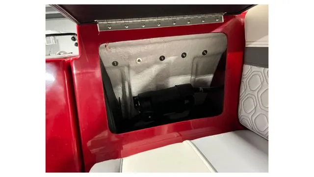 Slide: The Image of Heyday Wake Boats H22 2023 - 16