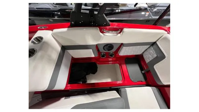 Slide: The Image of Heyday Wake Boats H22 2023 - 20