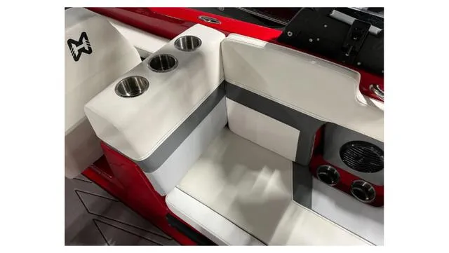 Slide: The Image of Heyday Wake Boats H22 2023 - 22