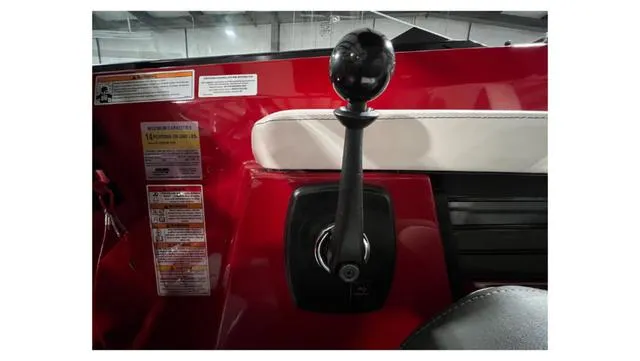 Slide: The Image of Heyday Wake Boats H22 2023 - 28