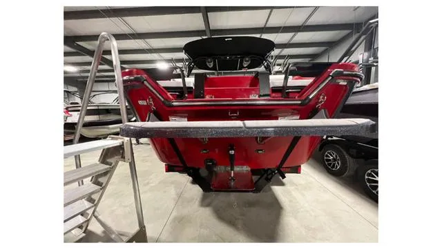 Slide: The Image of Heyday Wake Boats H22 2023 - 6