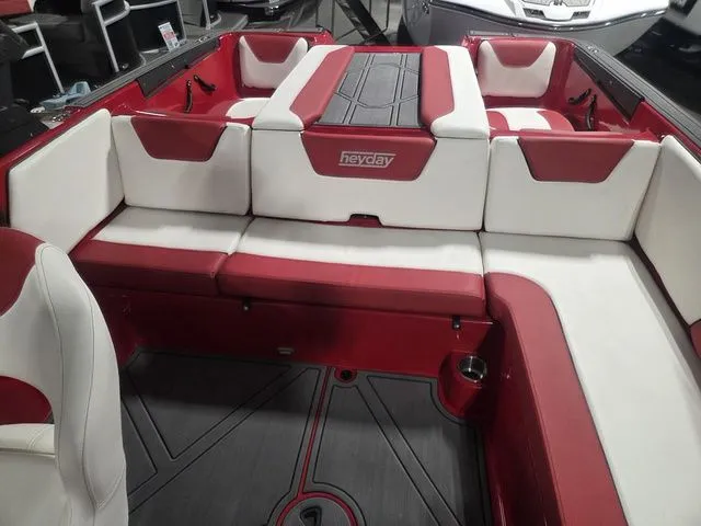 Slide: The Image of Heyday Wake Boats WT-2DC 2023 - 10