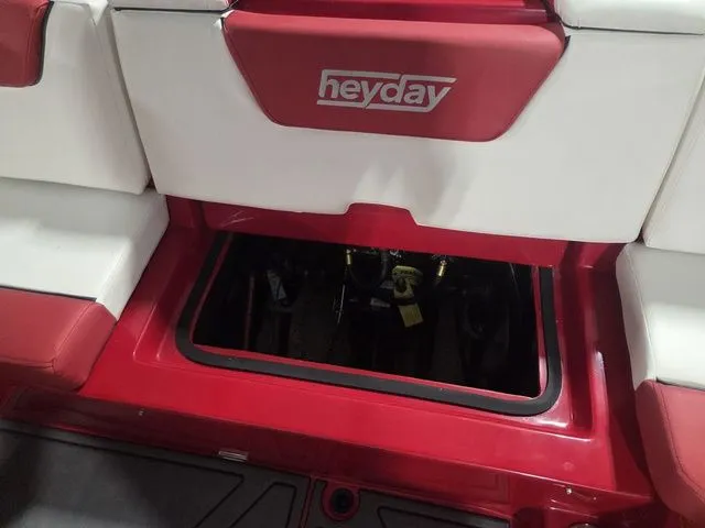 Slide: The Image of Heyday Wake Boats WT-2DC 2023 - 11