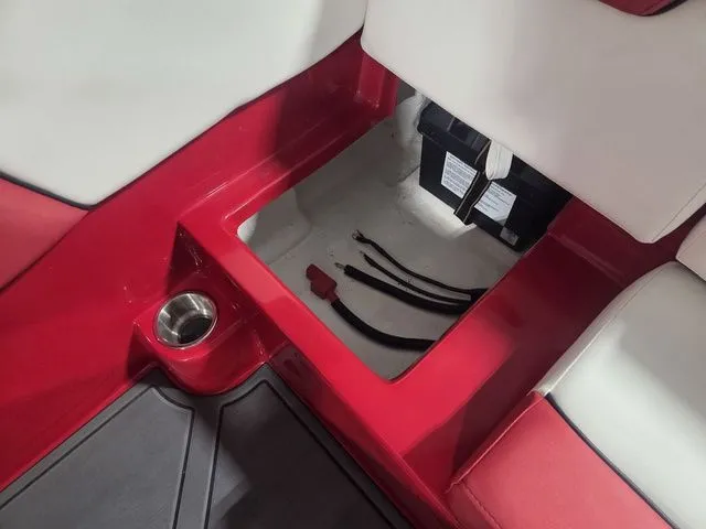 Slide: The Image of Heyday Wake Boats WT-2DC 2023 - 12