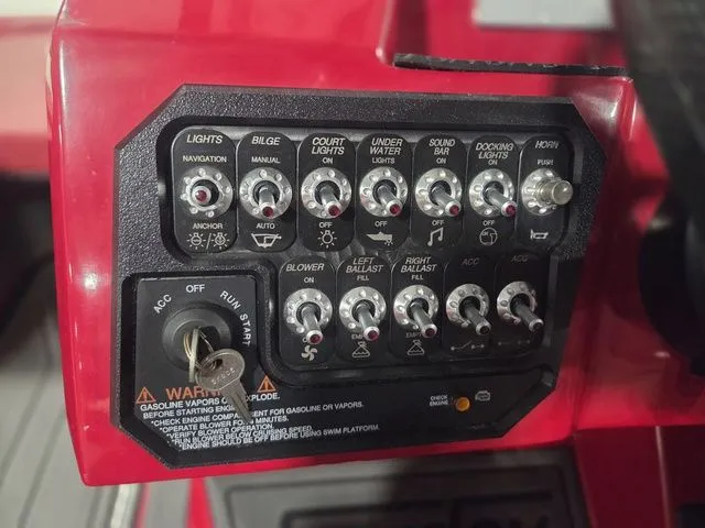 Slide: The Image of Heyday Wake Boats WT-2DC 2023 - 18