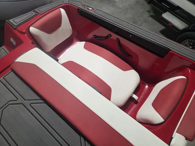 Slide: The Image of Heyday Wake Boats WT-2DC 2023 - 7