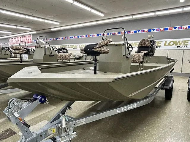 Slide: The Image of Lowe Roughneck RX1870 Pathfinder 2026 - 2