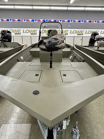 Slide: The Image of Lowe Roughneck RX1870 Pathfinder 2026 - 5