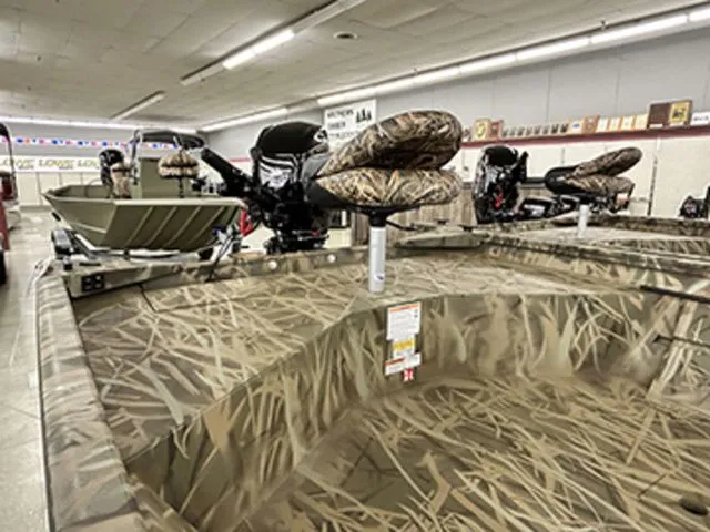 Slide: The Image of Lowe RX 1660 DELUXE TILLER 2026 - 4