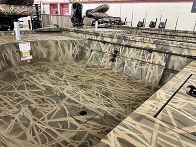 Slide: The Image of Lowe RX 1660 DELUXE TILLER 2026 - 6