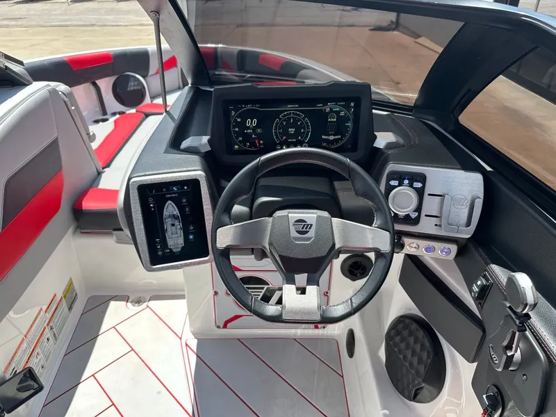 Slide: The Image of Malibu Wakesetter 25 LSV 2022 - 24