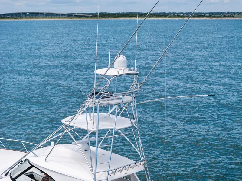 Slide: The Image of Viking 48 Sport Tower 2021 - 17